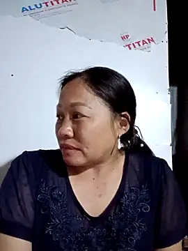 Phiphi135 online show from April 2, 2:36 pm