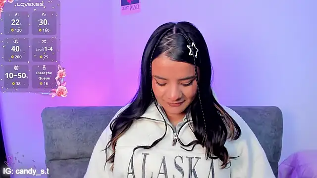 Shophie thoopson online show from March 22, 2:28 am