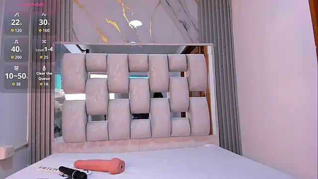 Wonderkloe  online show from April 18, 8:09 pm