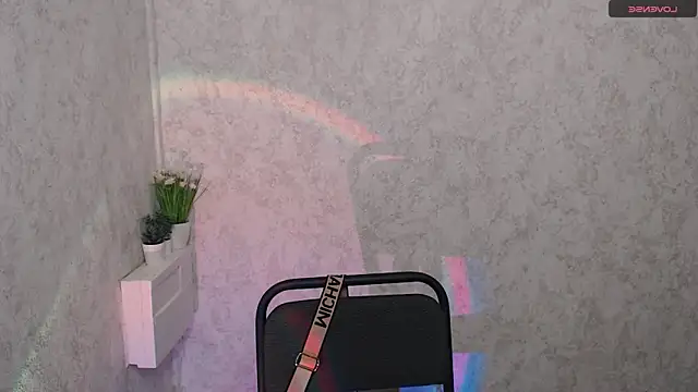 AmandaDimond  online show from March 4, 11:39 am