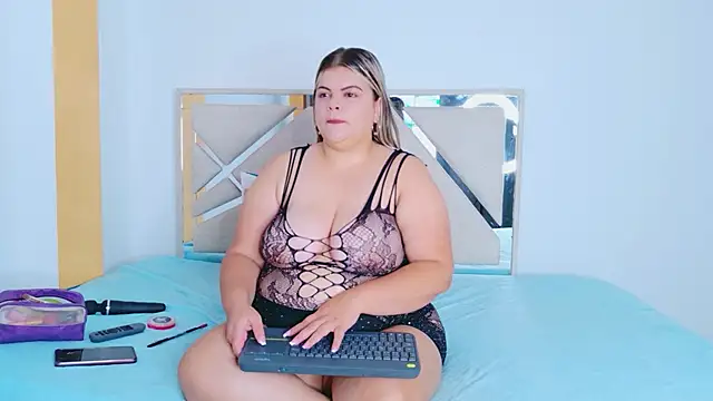 KiimBrooks online show from April 13, 10:49 am