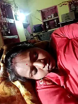 Hot crety online show from March 9, 7:06 pm