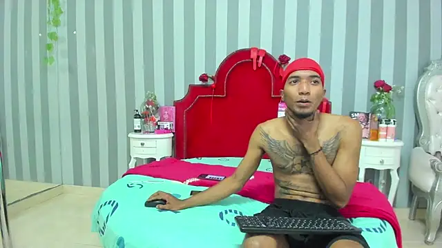 CaroyAndy online show from May 8, 1:47 pm