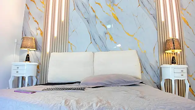 Tiifany Baker online show from March 25, 8:01 pm