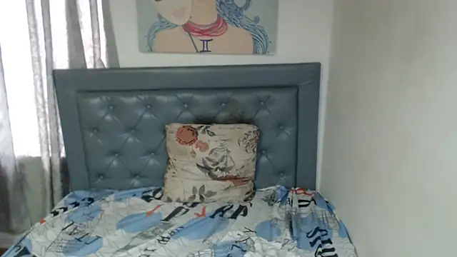 sarah aguilar online show from April 16, 9:39 pm