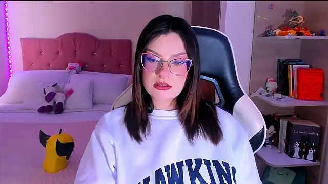 OphelianaRose33 online show from February 17, 7:57 pm