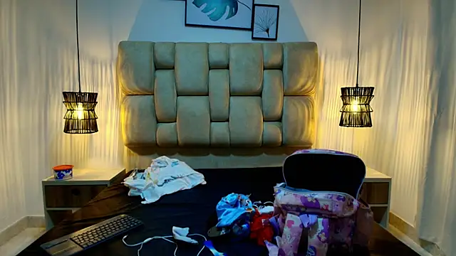 Cinthiabaker online show from April 24, 1:47 pm