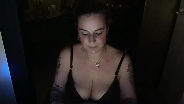 Mrs-Aurora online show from February 11, 11:17 pm