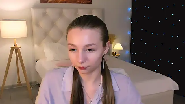 JulieDaniel online show from February 11, 8:38 am