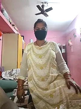 biggbobbsgirl online show from April 2, 2:53 am