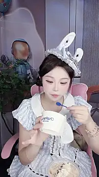 CAICAI BABY online show from November 14, 5:40 am