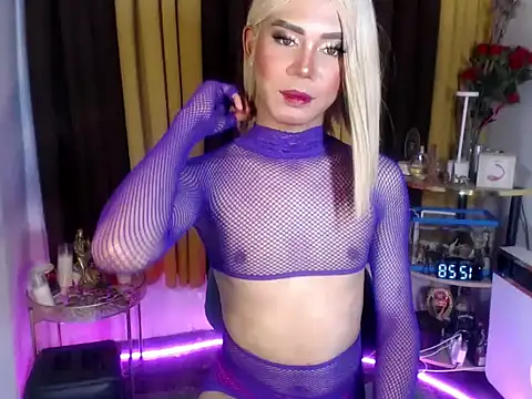 MissTransStella69 online show from July 4, 4:47 pm
