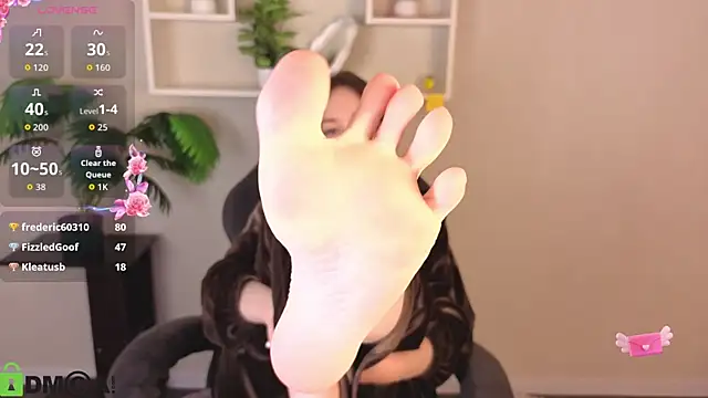 Miche1le Allenne online show from April 11, 7:45 am