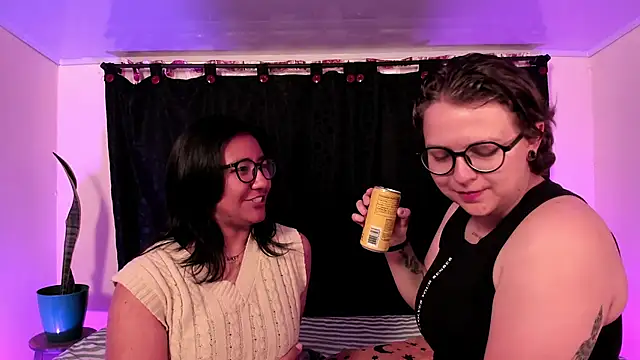 CrazyCakes  online show from March 6, 10:49 pm