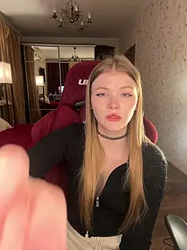 Jenny Skinner20 online show from April 22, 10:40 pm