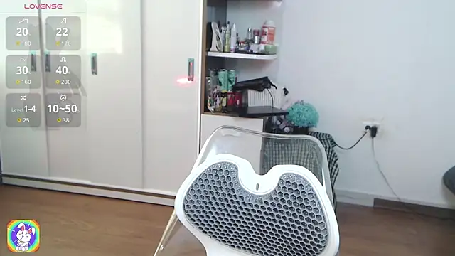 Suzie Wet Cave online show from March 24, 9:36 am