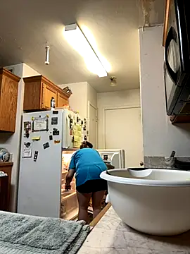 sneakylinky420 online show from September 15, 11:23 pm