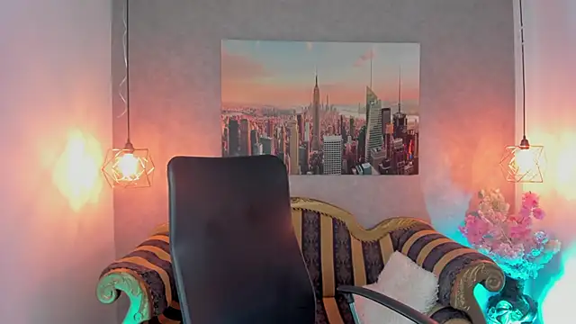 Dali collin online show from February 27, 3:45 pm