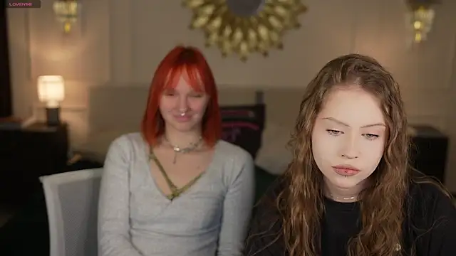 Esmie Smile online show from February 26, 3:49 am