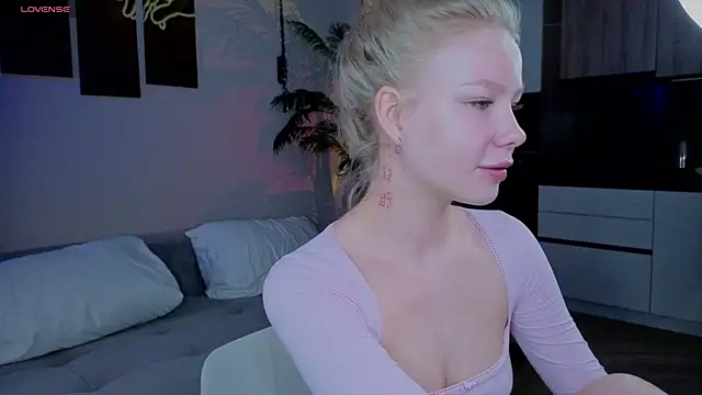 emilyshepar d online show from June 18, 4:03 am