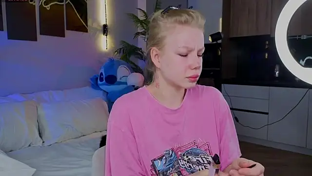 emilyshepar d online show from April 21, 1:42 am