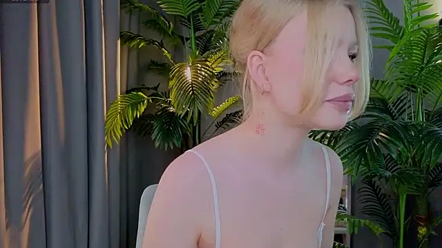 emilyshepar d online show from March 24, 3:34 am