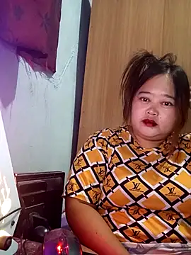 sweetbigtits19 online show from April 7, 10:06 am