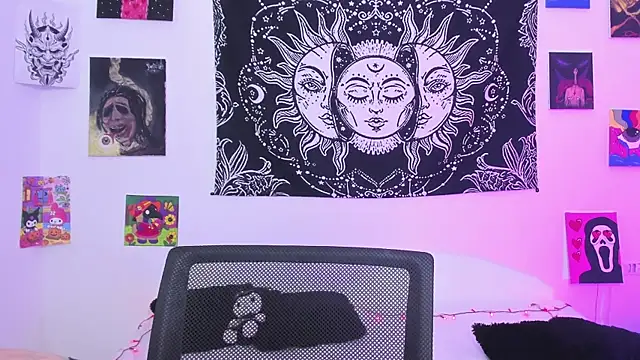 Rose 72 online show from April 7, 6:43 pm