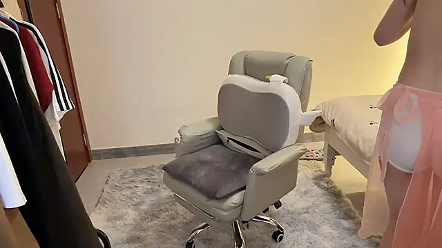 Robin-o3 online show from March 22, 6:47 pm