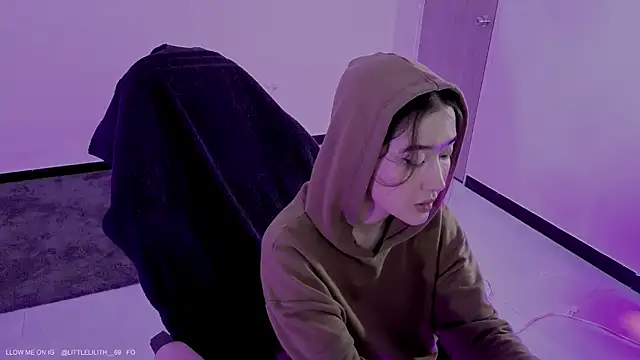 LilithCary online show from January 7, 9:40 pm