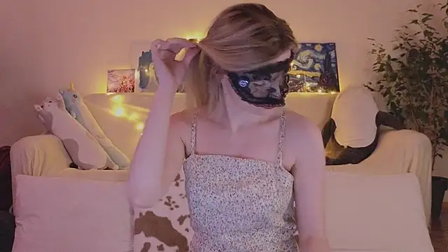 Pixxxis online show from August 2, 12:46 am