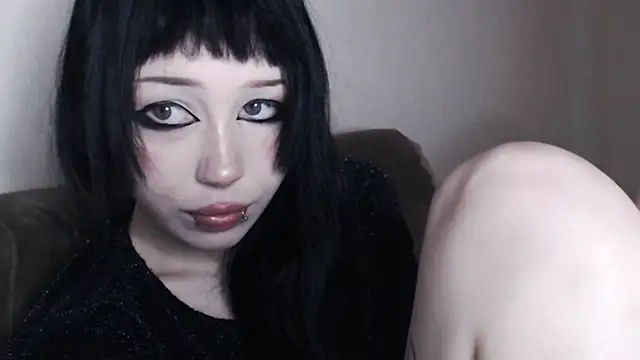  LUCY LAVE online show from October 31, 7:45 am