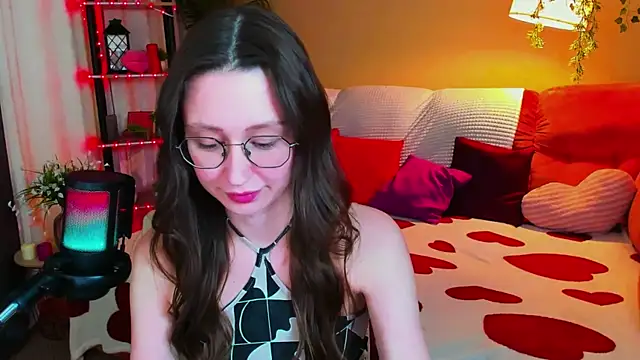 YourLovellyStory online show from April 17, 12:29 pm