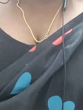 Divya-Lovely online show from October 6, 8:24 pm