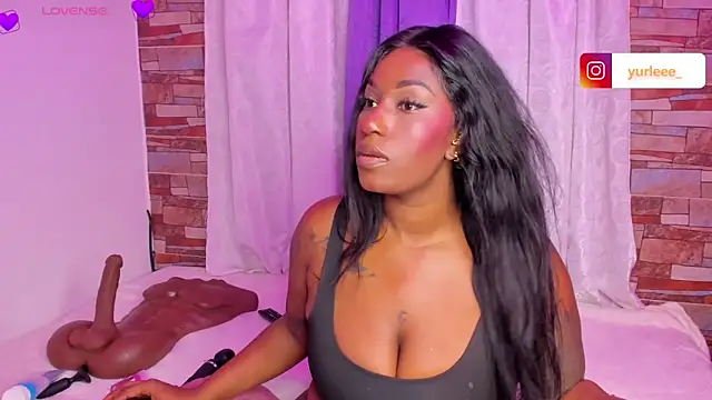 Brandy brown  online show from March 4, 11:55 pm