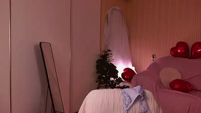 Angell Wild online show from February 14, 4:53 pm