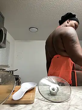 Bleuk online show from October 17, 11:30 pm