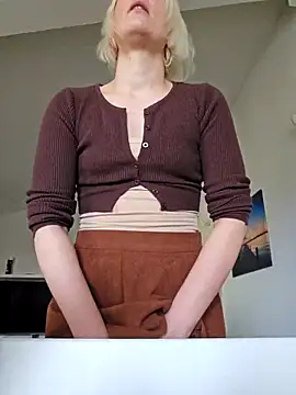 Sunny-Sin online show from March 10, 8:40 am