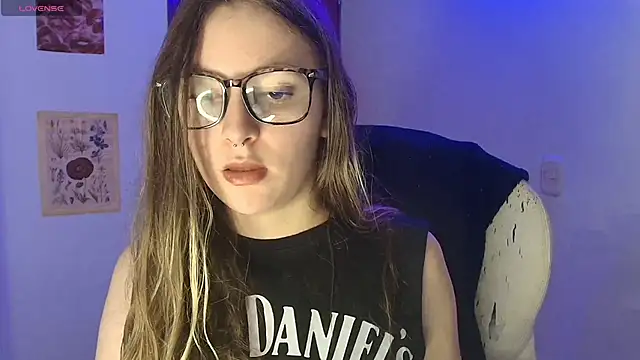 velvet  moon online show from March 2, 4:12 am