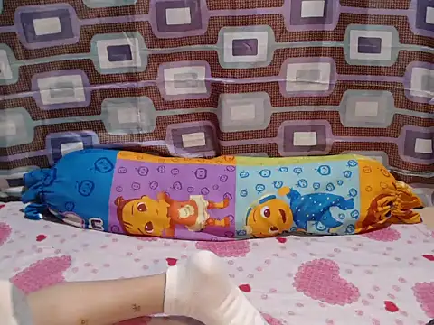 UrKitty lover18 online show from April 18, 2:08 pm