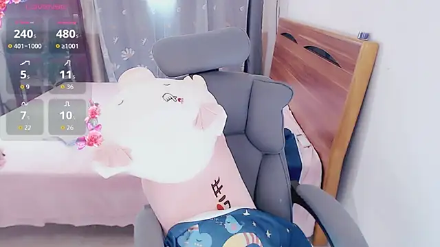 yaoyao-baby520 online show from April 4, 1:37 am