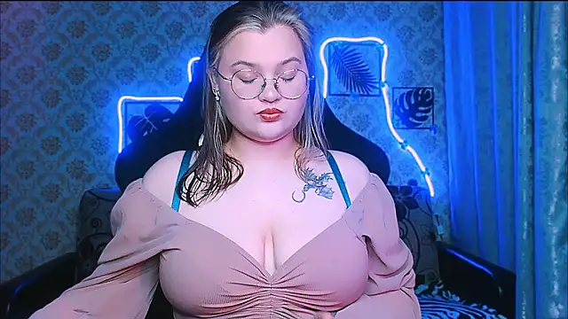 InLoveWithLife26 online show from March 30, 7:46 pm