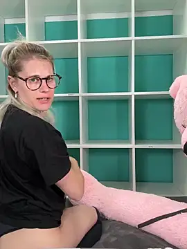 TheRealJessyLey online show from June 14, 4:51 pm