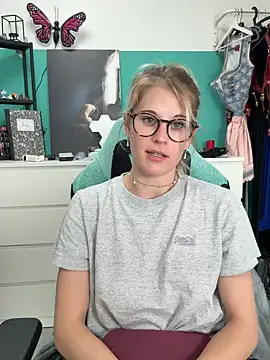 TheRealJessyLey online show from June 12, 3:20 pm