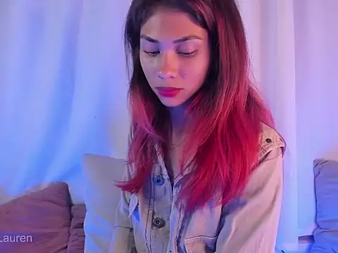 Laurenn 2 online show from November 8, 3:22 am