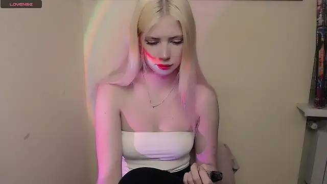 AliceHotty  online show from March 25, 7:44 am