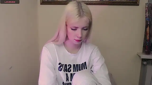 AliceHotty  online show from March 26, 8:38 am