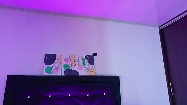 anniecollins6991 online show from September 23, 3:26 am