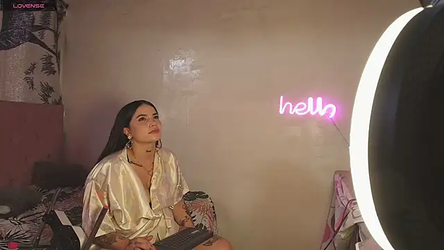 Lali HOtt online show from April 15, 7:58 pm