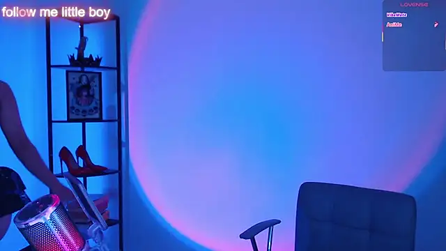 girldom online show from January 12, 9:09 pm